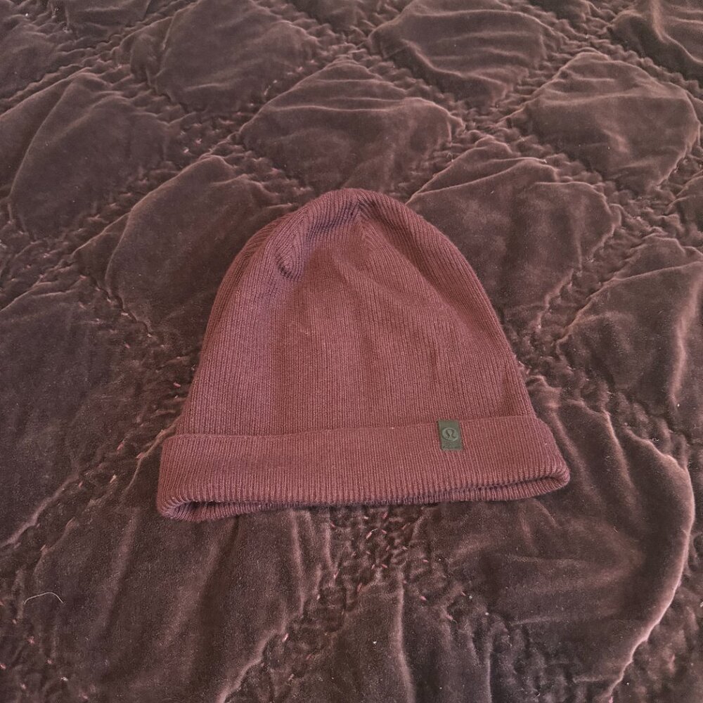 Lululemon Cashmere Cuffed Beanie One Size (Burgundy)
